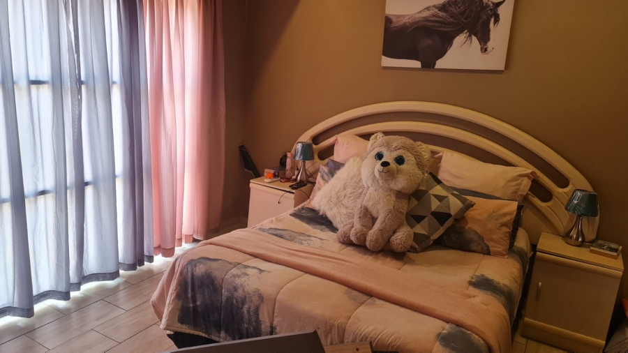 7 Bedroom Property for Sale in Cashan North West